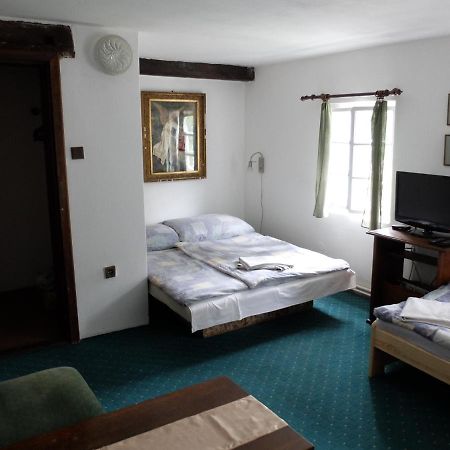U Uhliru Hotel Liberec Ngoại thất bức ảnh
